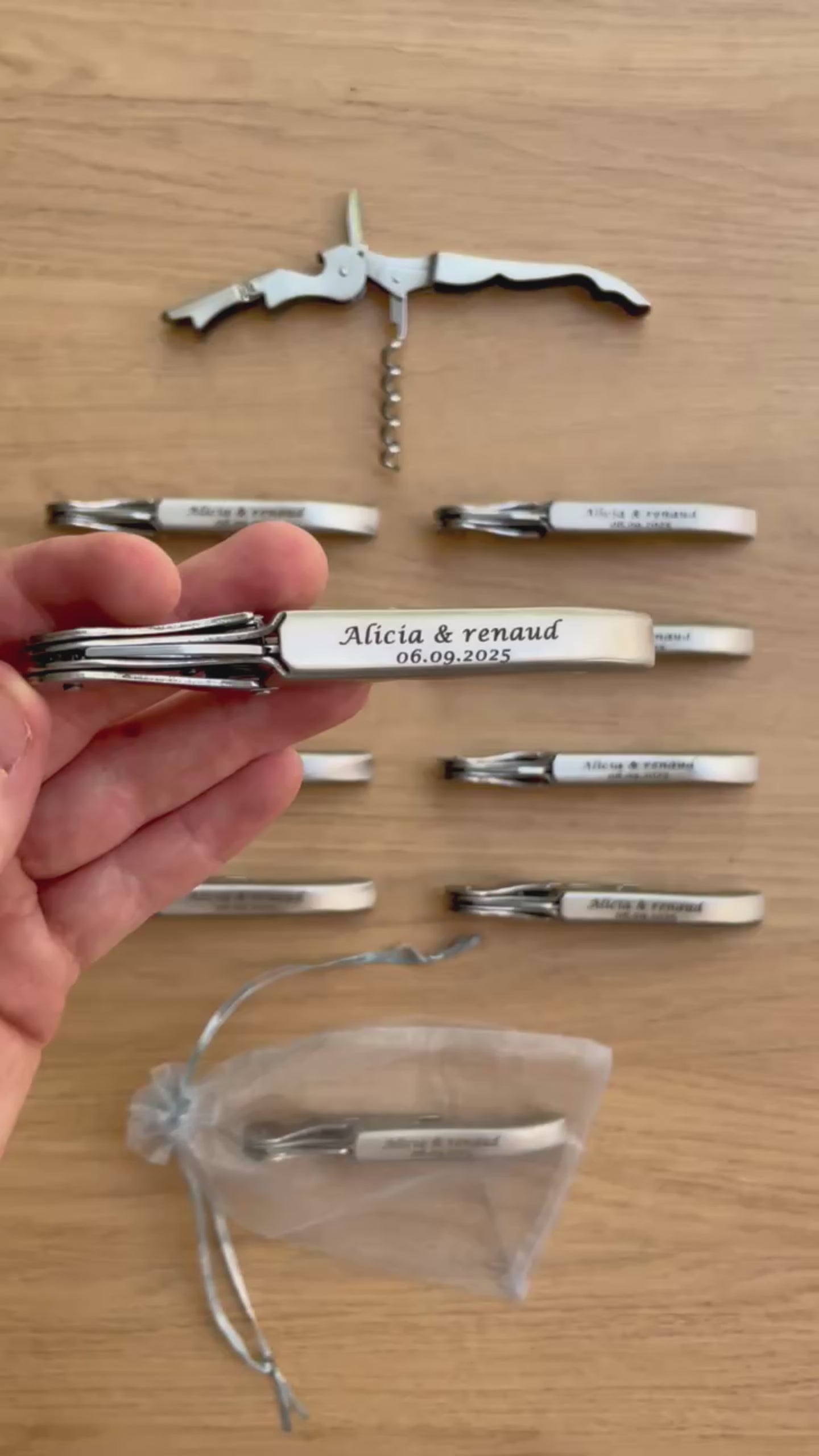 Sacacorchos personalizados para eventos con funda de presentación 